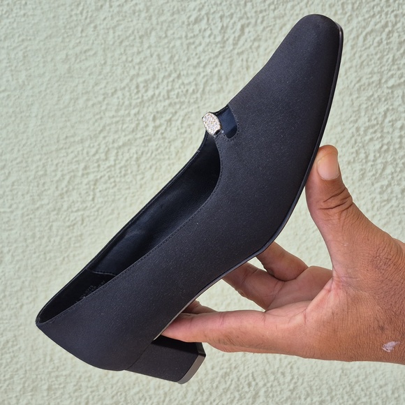 Jacqueline Ferrar Ladies Vintage Black Fabric Block Heels with Rhinestone Accent - Picture 5 of 13